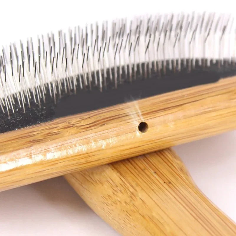 Peigne en bois pour d'animaux